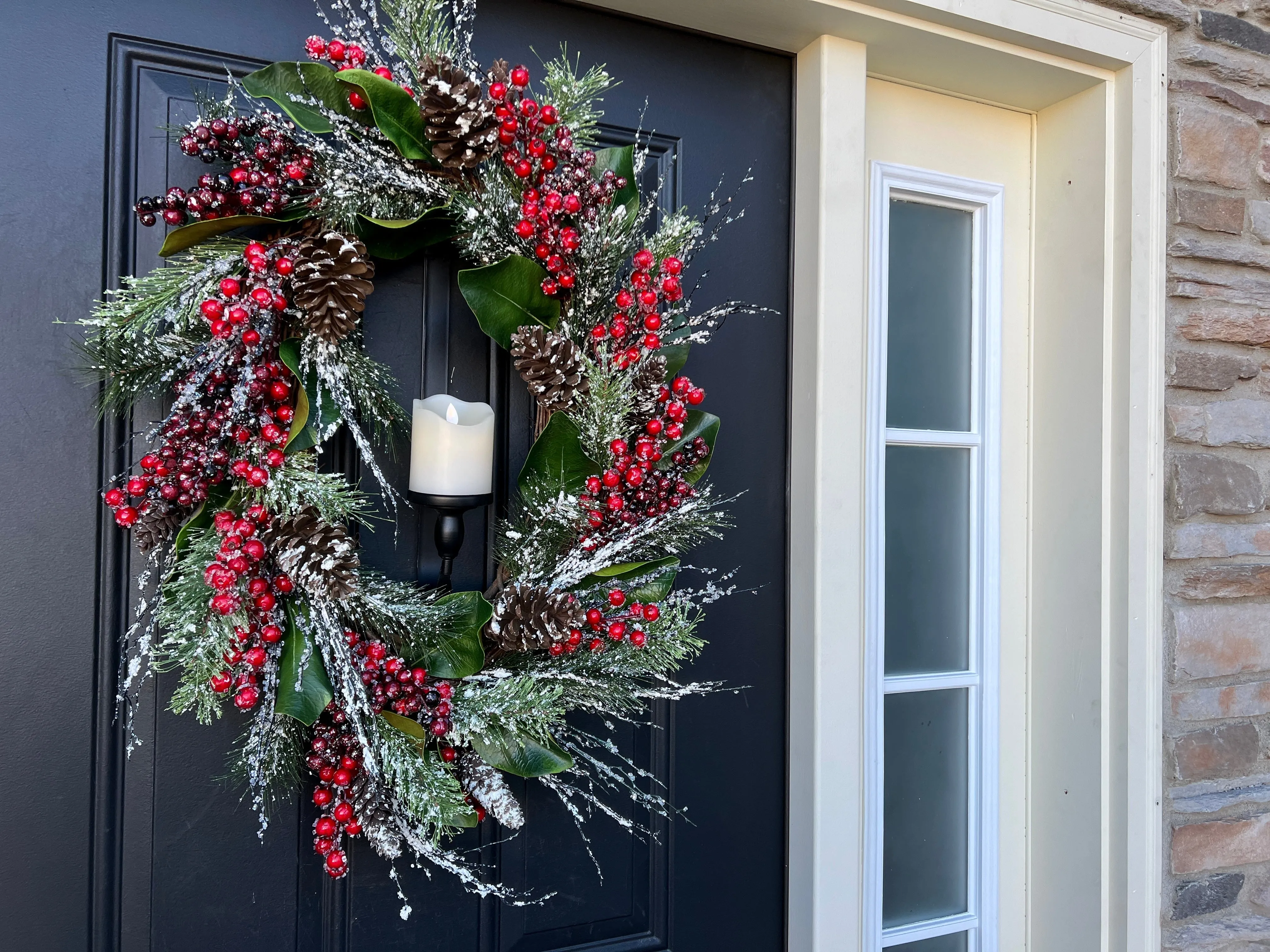 Classic Oval Christmas Wreath with Flickering Candle