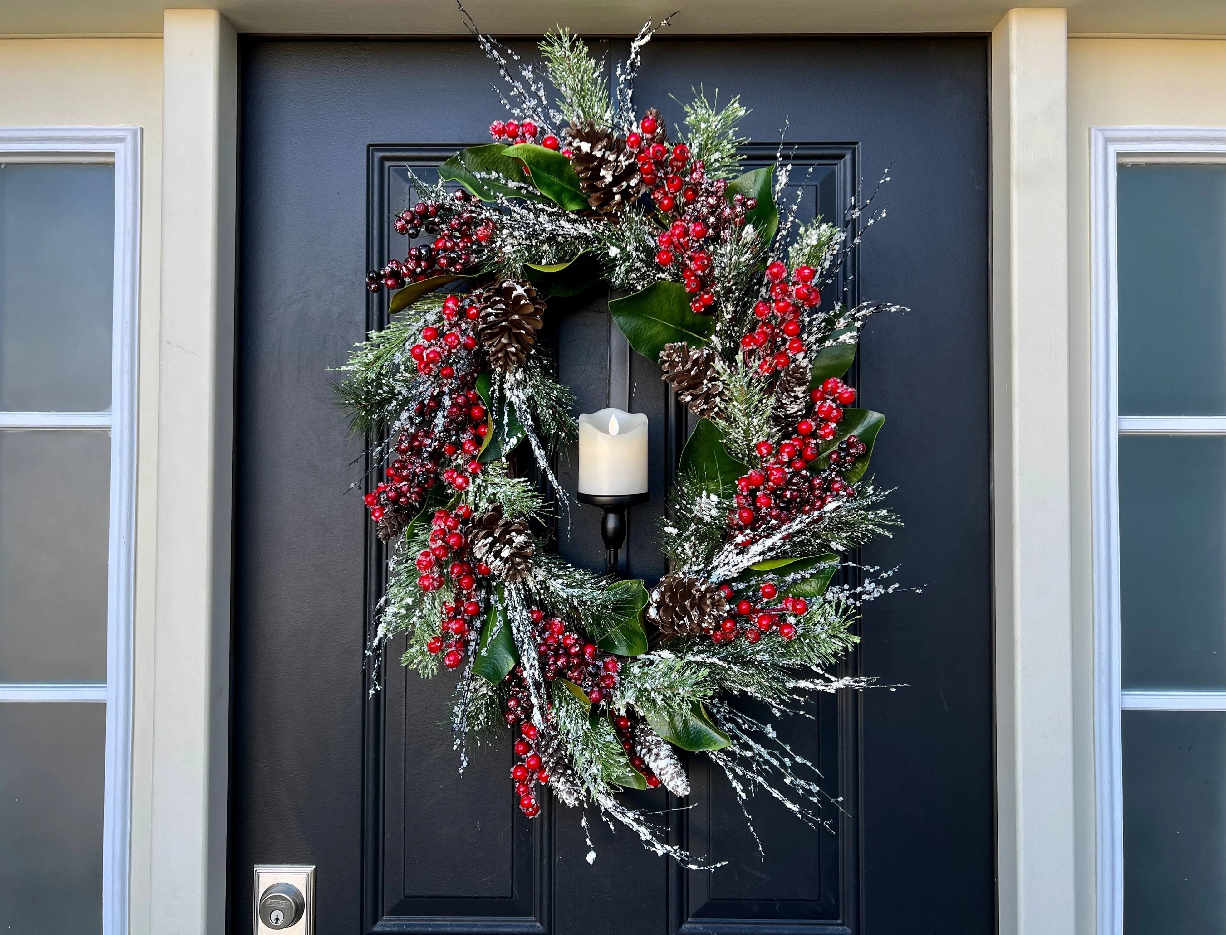 Classic Oval Christmas Wreath with Flickering Candle