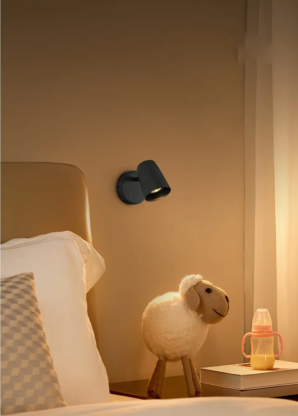 Husk Pro LED Wall Light