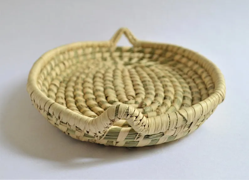 Oval woven platter from Fayoum